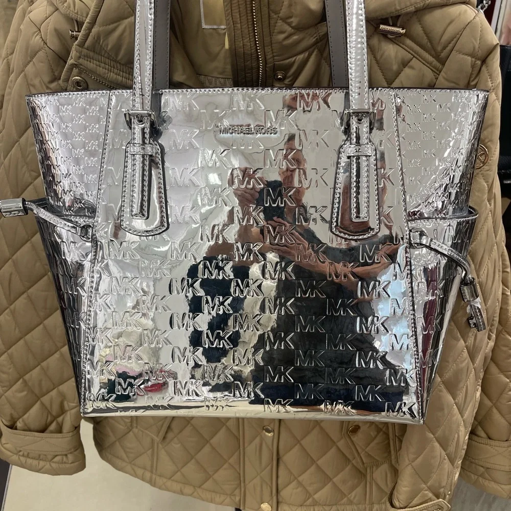 MICHAEL KORS Voyager Large Patent Logo Debossed EW Shoulder Tote Bag Silver NWT